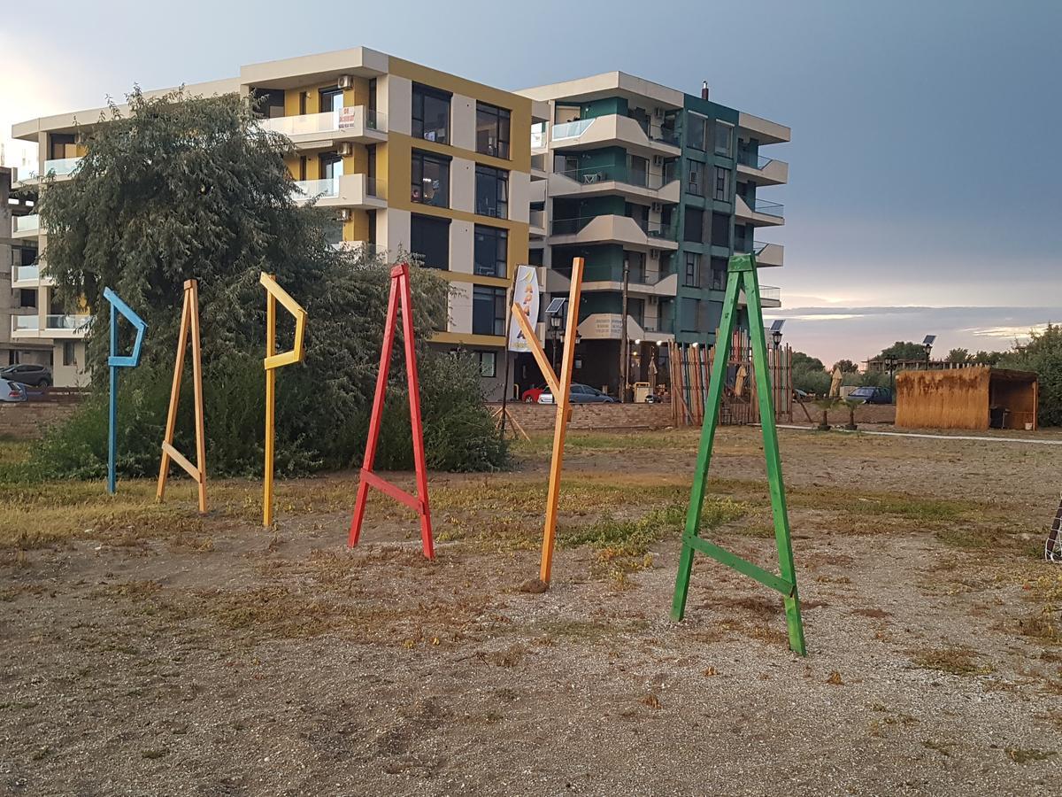 Holiday Apartment Mamaia Nord Нэводари Экстерьер фото